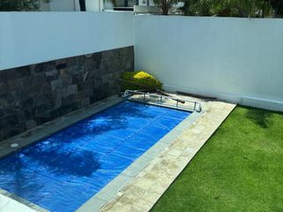 EN HERMOSA Y SEGURA PRIVADA DENTRO DE JURIQUILLA, CASA CON ALBERCA $13,000,000 4  4  2   1  4  8  8  3  1  8