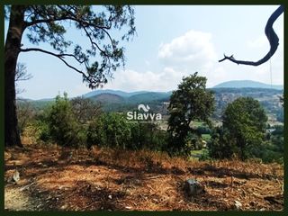 TERRENO CON SINGULAR VISTA A LAS MONTAÑAS!!