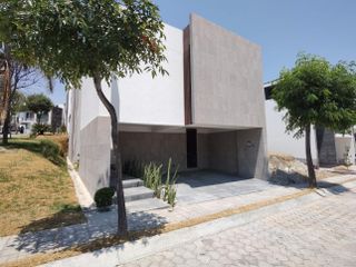 Casa en venta en cluster Parque Cuernavaca, Lomas de Angelopolis III, Puebla