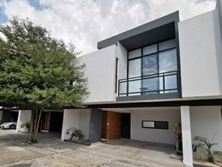 Townhouse en renta al Norte de Mérida en Privada DEK