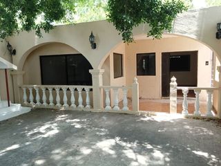 Casa en venta sobre avenida, calle 42 sur Leona Vicario, Mérida Yucatán