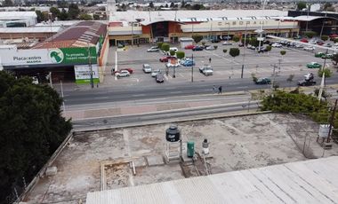 Venta de Bodega Comercial en esquina Torres Landa