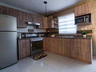 Hermosa casa nueva al norte en fraccionamiento cerrado con caseta de acceso