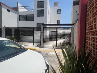 Se Vende Casa en Lomas Verdes, Naucalpan de Juarez ZV1383