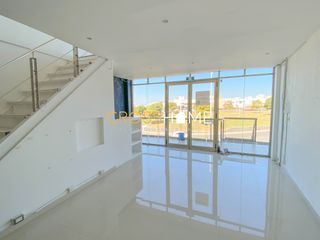 Venta de Magnifico Local en el Fracc. El Mirador Querétaro