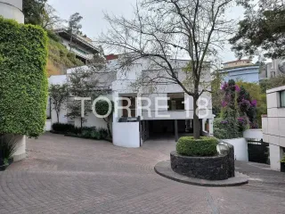 CASA EN CONDOMINIO RECIEN REMODELADA EN VENTA