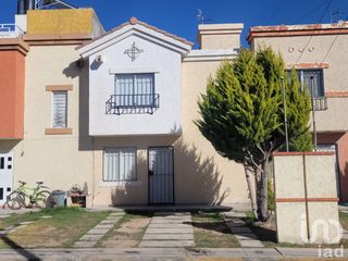 Se vende casa en Privada Real Toledo, Pachuca, hidalgo