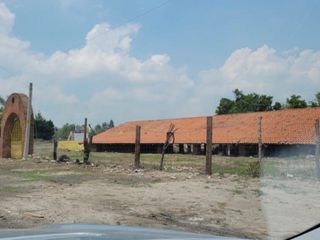 EXCELENTE TERRENO A UN LADO DEL AEROPUERTO PARA INVERSIONISTAS