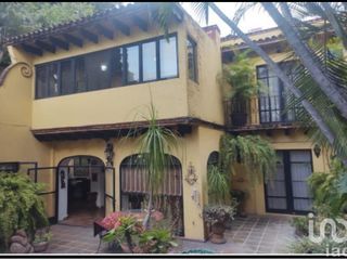 Casa en venta en privada arbolada Las Palmas