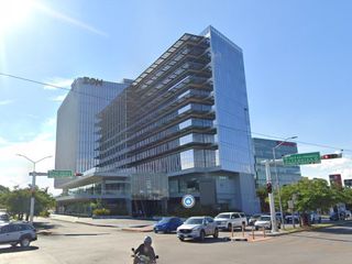 Oficina Piso completo en renta en edificio corporativo MID Center Mérida