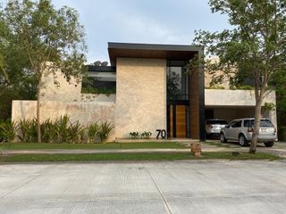 Preciosa casa en venta en el Yucatán Country Club