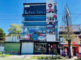 Venta de edificio con locales comerciales, avenida principal Xalapa, Ver.