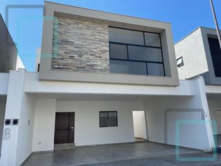 CASA EN VENTA ALTARES RESIDENCIAL ZONA CARRETERA NACIONAL SANTIAGO