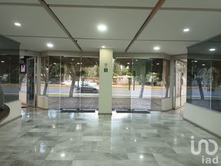 Renta de Oficina en Avenida Constituyentes, Querétaro