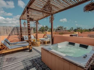 Casa con jacuzzi  +pool + gym en renta en Fracc Aldea Savia