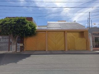 VENTA DE CASA EN JARDINES DE LA HACIENDA