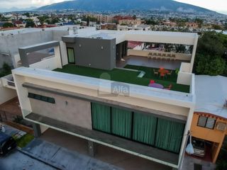 Casa en venta en Cumbres 2 sector al poniente de Monterrey, Nuevo León