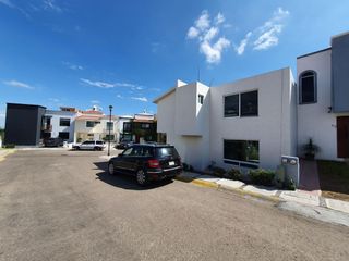 Linda Casa en Monte Blanco, 3 Recamaras, Terreno de 200 m2, en Esquina..