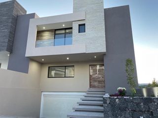 VENTA DE CASA EN CUMBRES DEL LAGO JURIQUILLA.