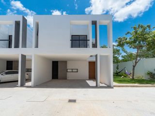 CASA EN VENTA EN MÉRIDA, CHOLUL EN AYREA TIPO TH EQUIPADOS, ENTREGA INMEDIATA