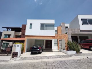 Casa en venta Fraccionamiento Saucedal, zona las Blvd. Municipio Libre, Puebla