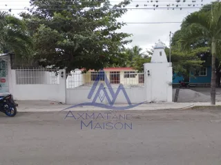 Casa en venta en Rinconada, Emiliano Zapata: Ubicación estratégica en la Av. Insurgentes JX