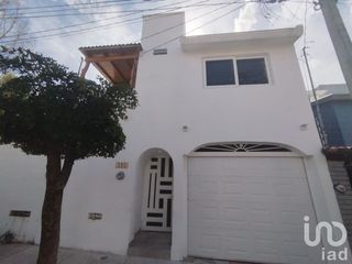 Casa en Venta en Canario #145, Frac. Santa Barbara, Colima