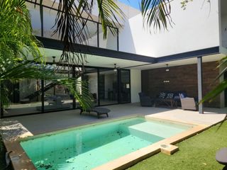 Casa en renta o venta en el Yucatán Country Club