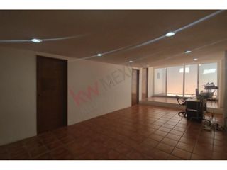 Amplio departamento en venta para renovar en Roma Norte