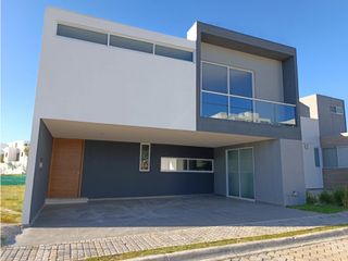 Casa En Venta En Cluster Tlaxcala, Lomas De Angelópolis