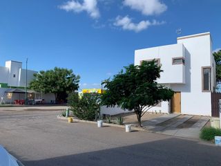 Casa Arbolares En Esquina.