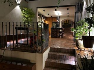 Hermosa casa en Venta en el Centro Histórico de Querétaro. Totalmente remodelada con acabados de primera. 3 recámaras.