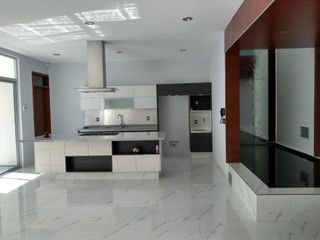 Preciosa Residencia, Colinas del Cimatario, 4 Recamaras, 4.5 Baños, ROOF, Jardín