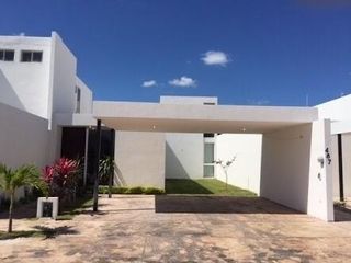Casa(2R) en Privada Residencial Campocielo al Norte de Mérida