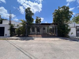 Casa de 1 planta con alberca, en Montecristo Mérida