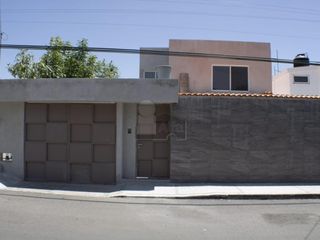Casa sola en venta en Arquitos, Querétaro.