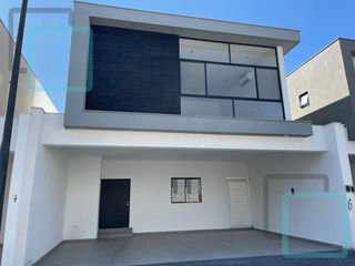 CASA EN VENTA ALTARES RESIDENCIAL ZONA CARRETERA NACIONAL SANTIAGO