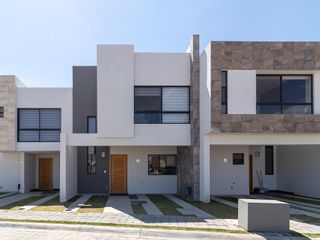 CASAS EN VENTA EN LA RAYANA, ZONA LOMAS DE ANGELÓPOLIS III