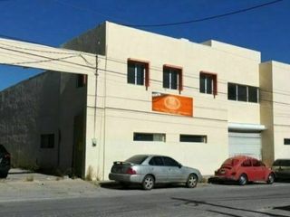 Renta de Bodega con oficinas y estacionamiento, en las Granjas.
