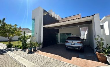 CASA EN VENTA EN CORREGIDORA