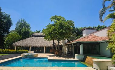 Casa en venta en Jiutepec, Morelos, Sumiya, Fraccionamiento Los Apantles