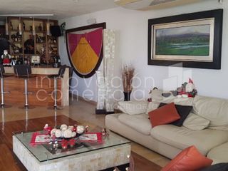 Casa en Renta en Villas del Regency, Jurica, con 4 niveles con elevador