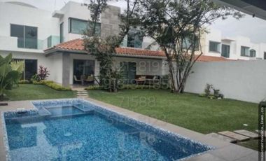 VENTA DE CASA CON ALBERCA JIUTEPEC MORELOS