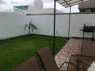 Preciosa Casa en Grand Juriquilla, Jardín, Pasillo Lateral, 3 Habitaciones..