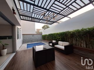 Casa con Alberca en venta en Coto Residencial Los Olivos, Zapopan Jalisco