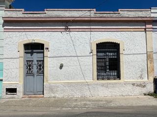 Casa colonial en venta a dos cuadras de La Plancha, Centro, Mérida.