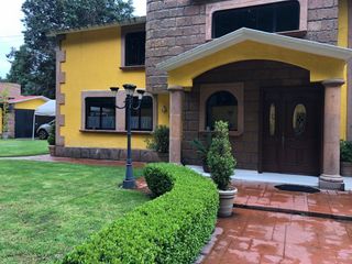 CASA EN VENTA EN RESIDENCIAL LA VIRGEN