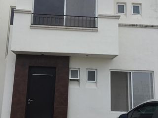 CASA EN RENTA EN COTO AL NORTE DE AGUASCALIENTES