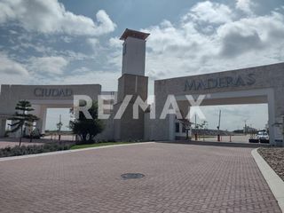 Terreno comercial en venta Ciudad Maderas Sur II - (3)