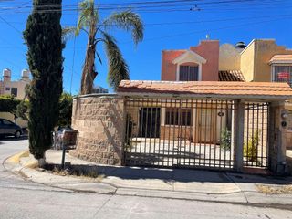 Azul Maguey casa en venta en esquina con terreno excedente